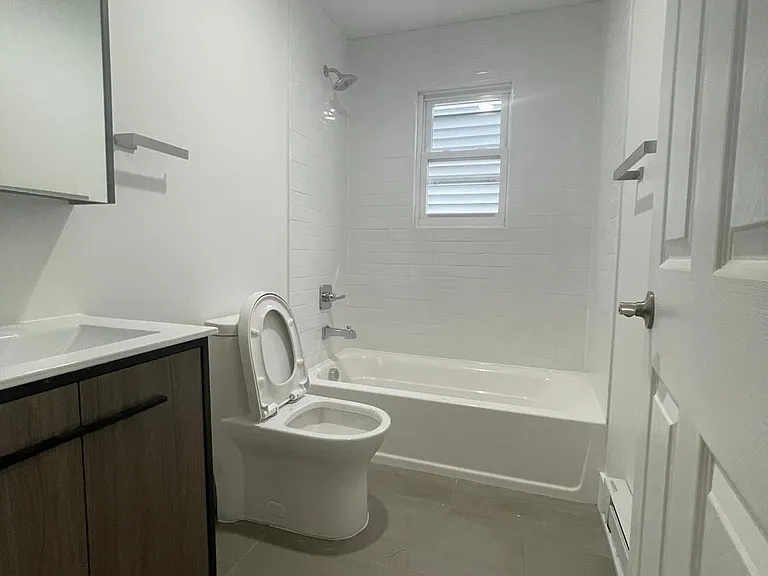 38 Tillinghast St #3R — Photo 7