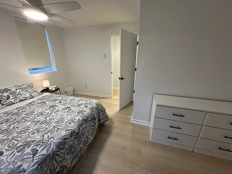 117 Marine Dr #D — Photo 3