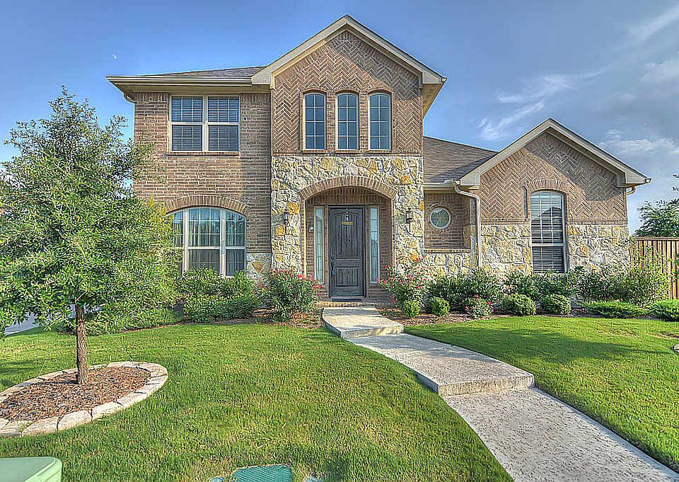 1st image of 805 Cougar Dr