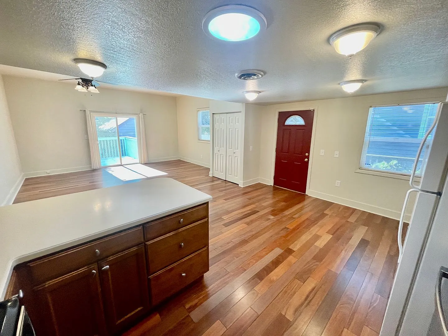 R0525 — Photo 4