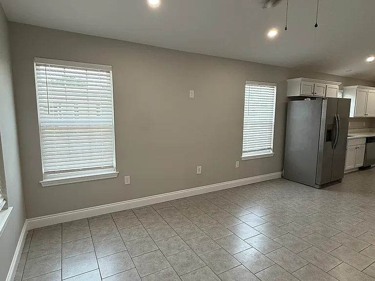 24672 Chestnut St — Photo 9