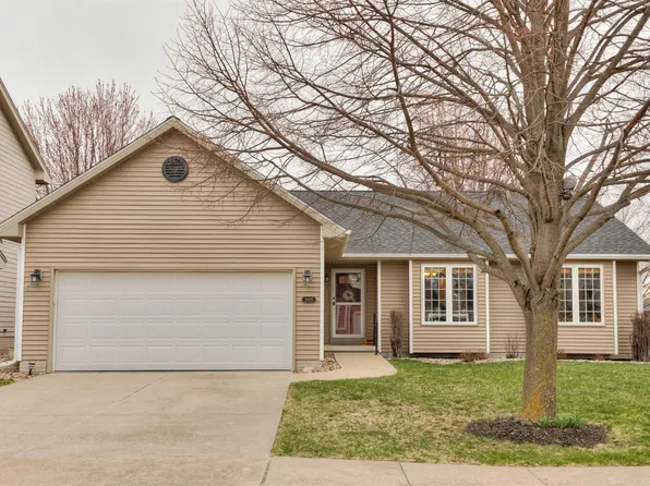 2005 Country Cove Ln, Altoona, IA 50009