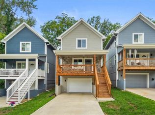 9208 Grand Ave, Kansas City, MO 64114