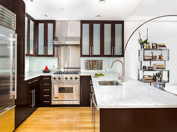 4th image of 110 E 97th St APT 3