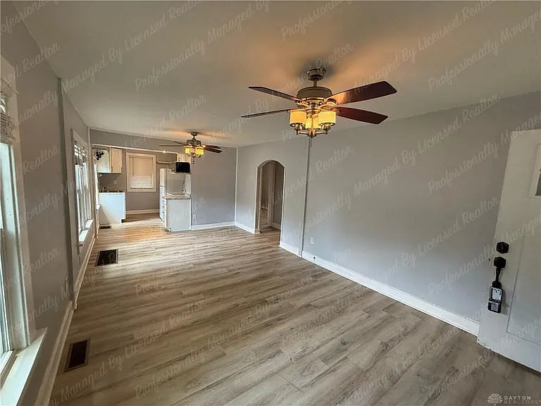 185 N Northampton Ave — Photo 4