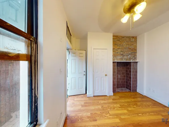 290 Harman Street image 11 of 13