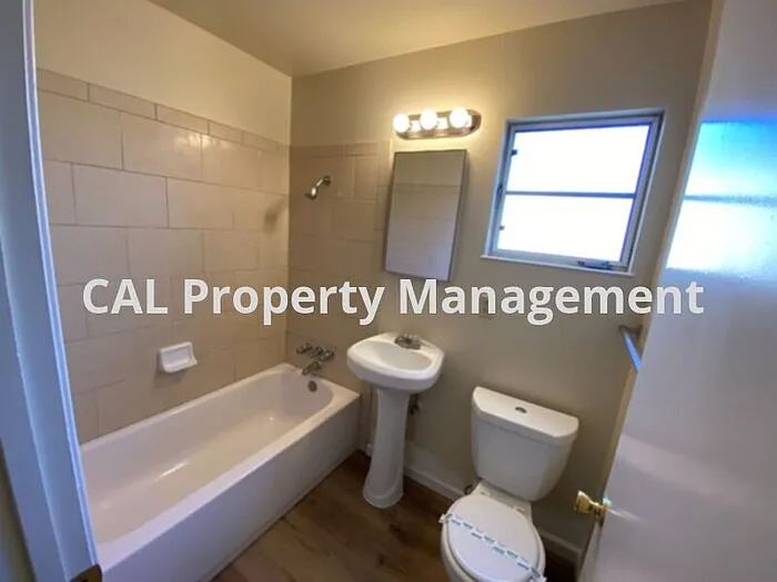 1608 Ukiah Way — Photo 6