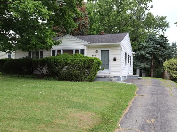394 Pattonwood Dr, Irondequoit, NY 14617