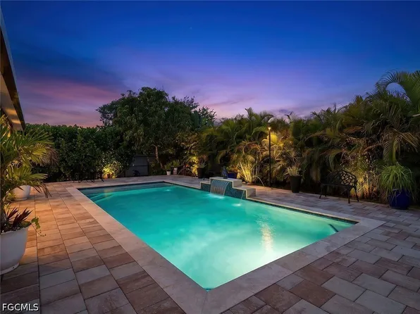 1006 NE 2nd Pl, Cape Coral, FL 33909