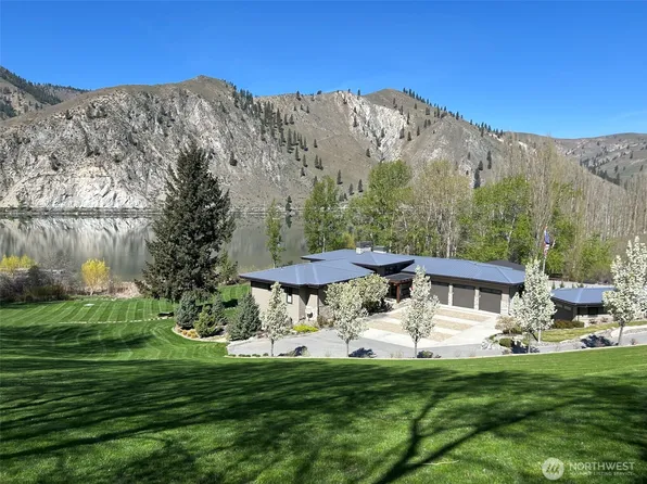 11 Alcazar Lane, Orondo, WA 98843