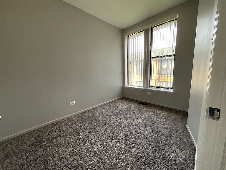 4631 S Lake Park — Photo 16
