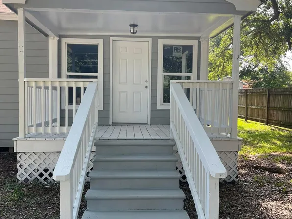 1402 Williams St, Pascagoula, MS 39567