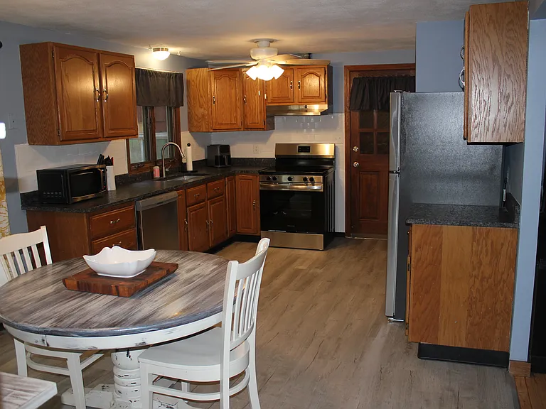 108 Lloyd Ave — Photo 4