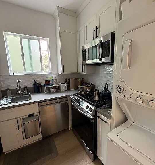 816 1/2 N McCadden Pl — Photo 9