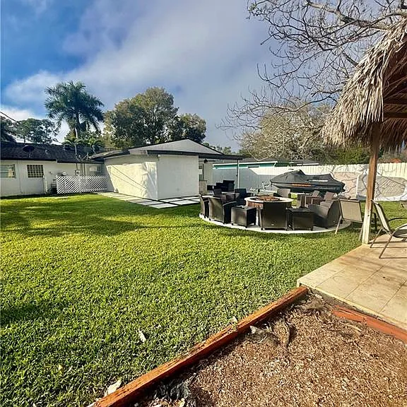 733 Pine Cone Ln — Photo 37
