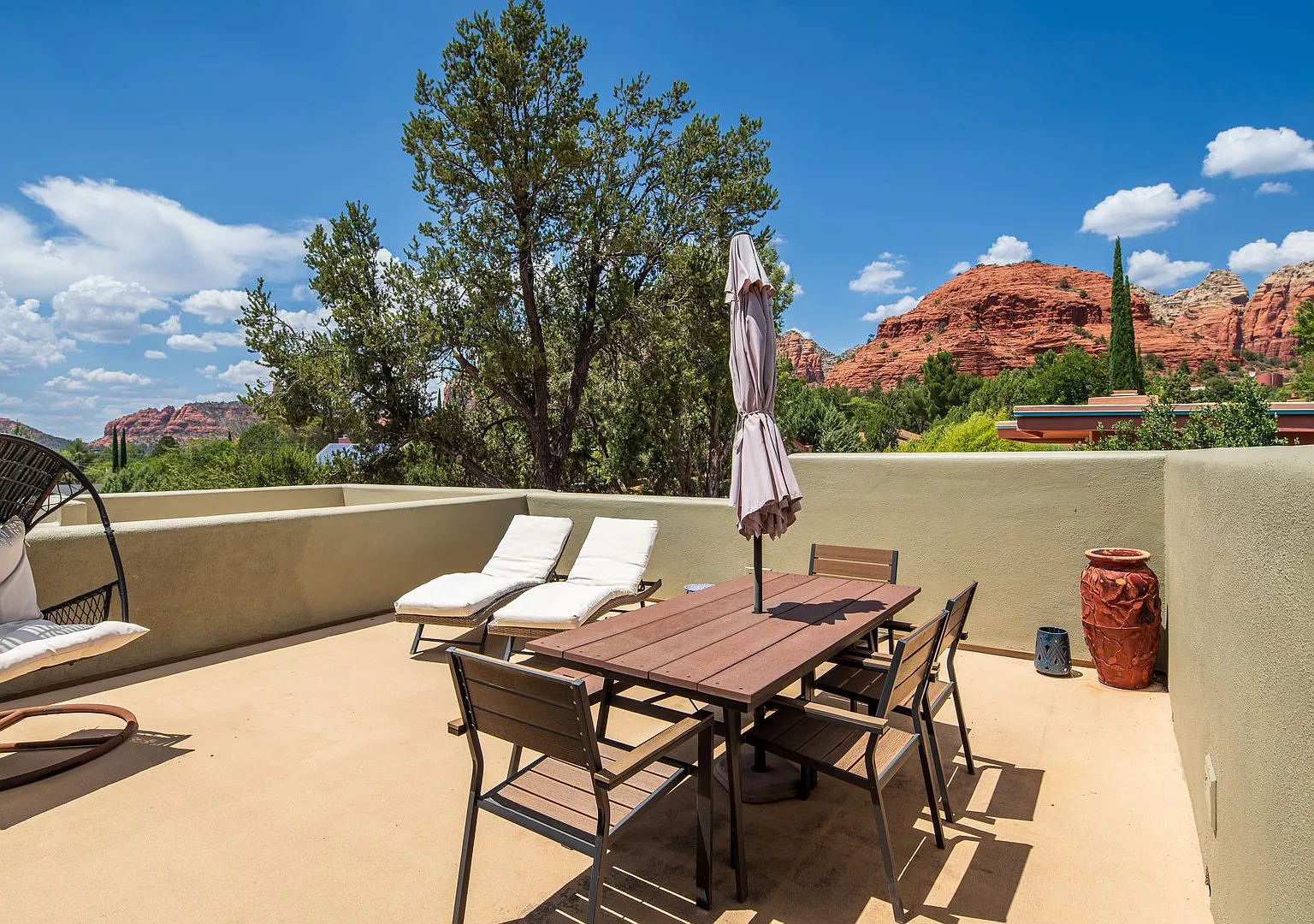 Stunning Views, Patio, Beautiful Contemporary Home! — Photo 3