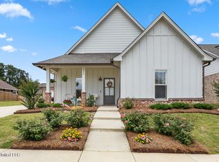 822 Long Leaf Cir, Brandon, MS 39042