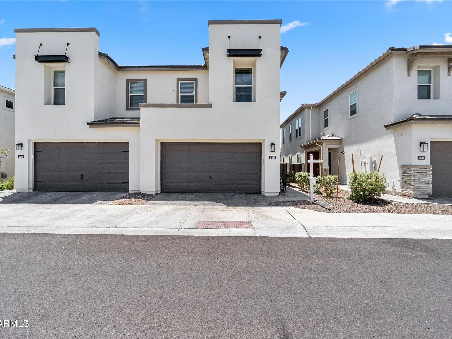 3 bed, 2.5 bath, 2143 sqft, $3,500 — Photo 2