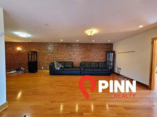 Rented by Pinn Realty | media 2