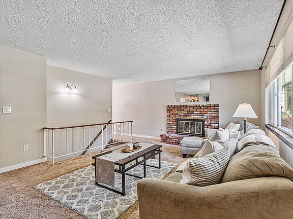 4th image of 509 E Parkhill Dr