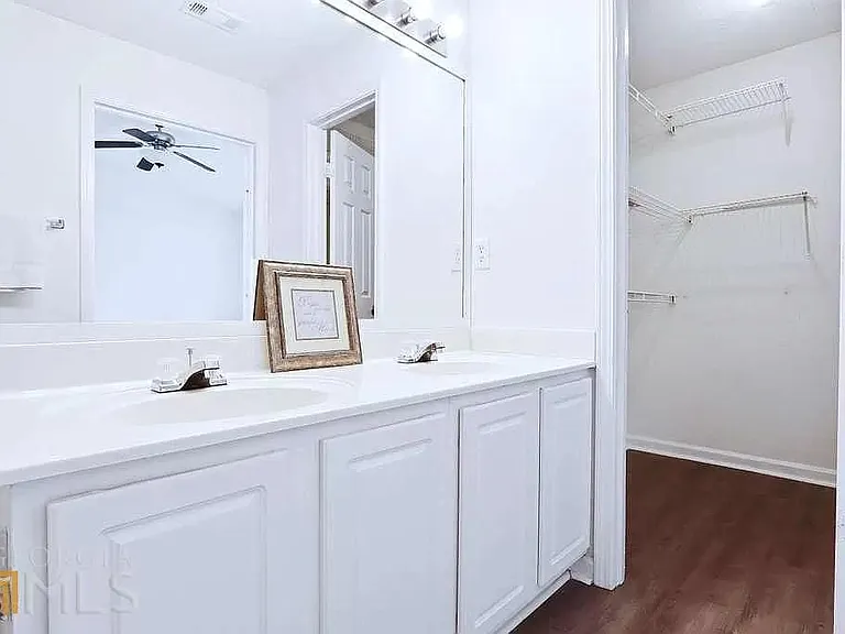 Master On Suite with Bath with Double Vanity and Large walk in closet