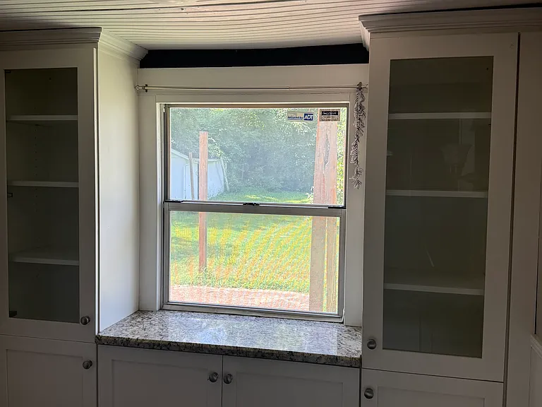 1004 Gillock St — Photo 36