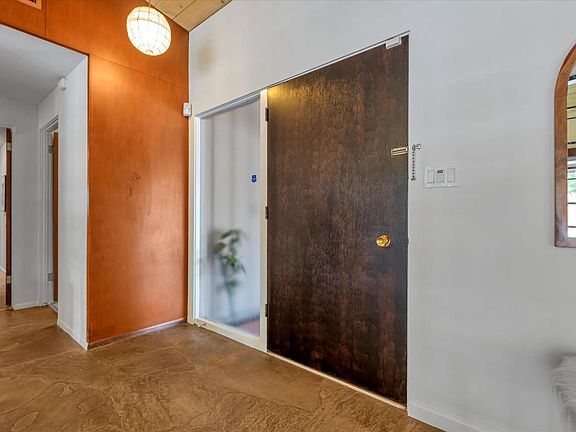 3rd image of 1691 Cabana Dr