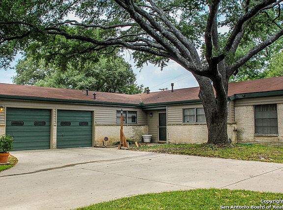2nd image of 2715 Chisholm Trl