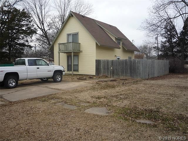 2nd image of 207 S Locust St