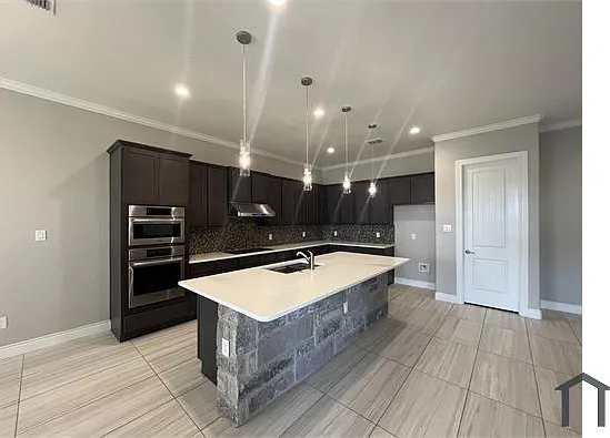 4 bed, 2726 sqft, $3,600 — Photo 4