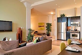 Living :: 1001 46th St. #302