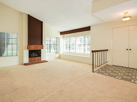 5th image of 231 Canyon Crest Dr