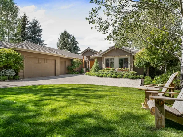19346 Golden Lake Ct, Bend, OR 97702