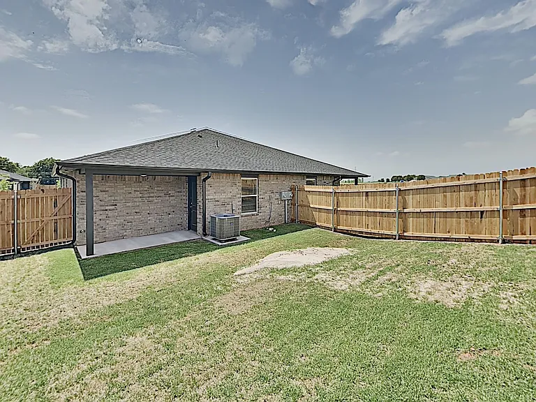 11200 Howard Dr — Photo 16