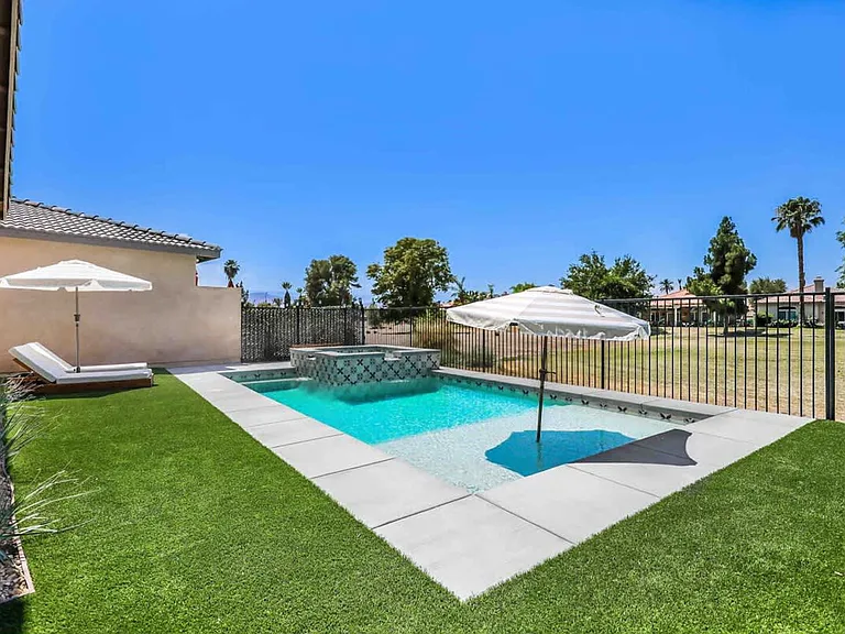Burnette Dr — Photo 17