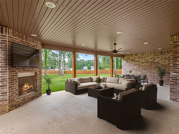 2nd image of 12437 Wildwood Dr