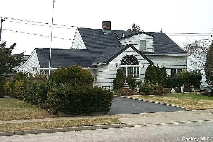 19 Wheelwright Ln photo 1