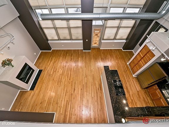 Kitchen / Living Room