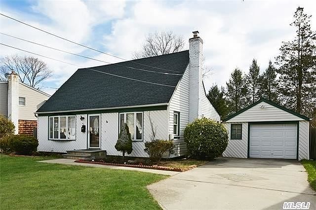 1st image of 42 Twin Lawns Ave
