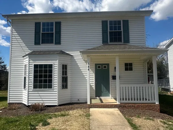 184 S Charles St, Strasburg, VA 22657