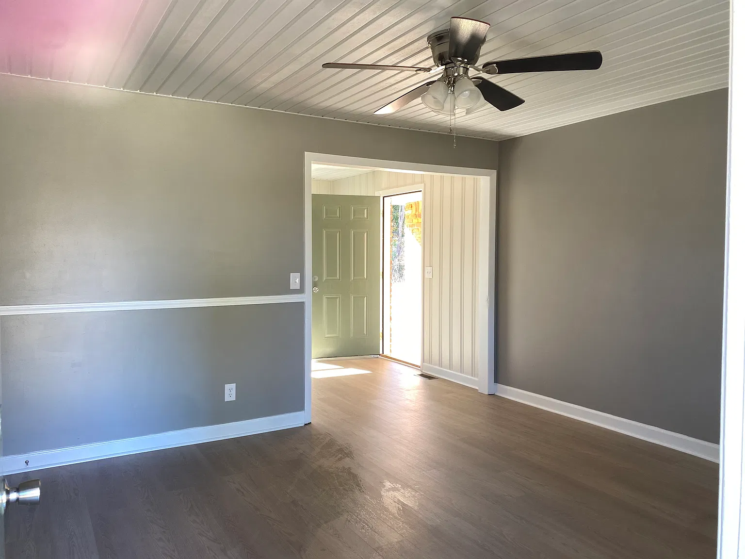 3 bed, 1000 sqft, $1,350 — Photo 2