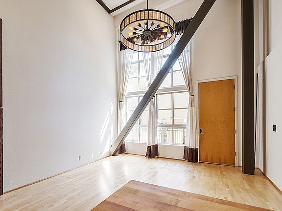 2nd image of 701 Minnesota St APT 209
