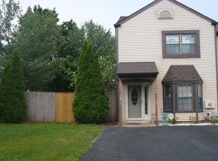 676 Whittier Dr, Warminster, PA