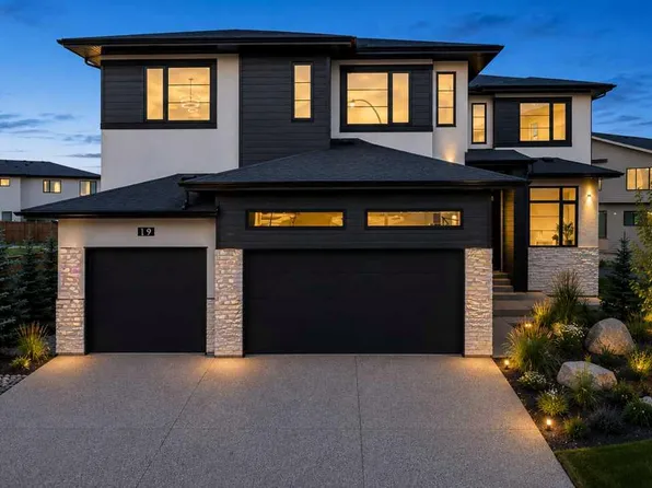 19 NE Rockcliff Ct NW, Calgary, AB T3G 0G6