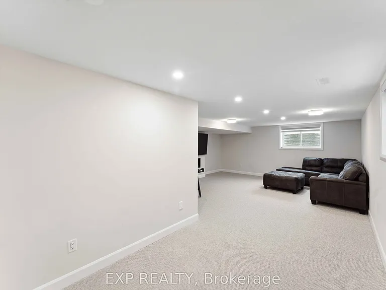 934 Clarkia St — Photo 41