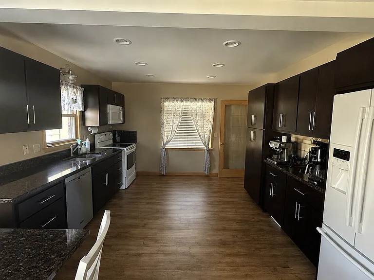 408 Vollrath Blvd — Photo 5
