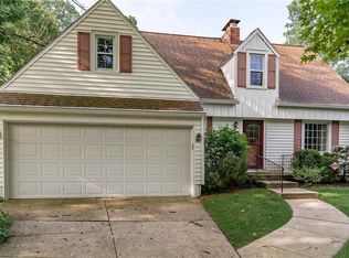 617 S Tanglewood Dr, Springfield, OH 45504