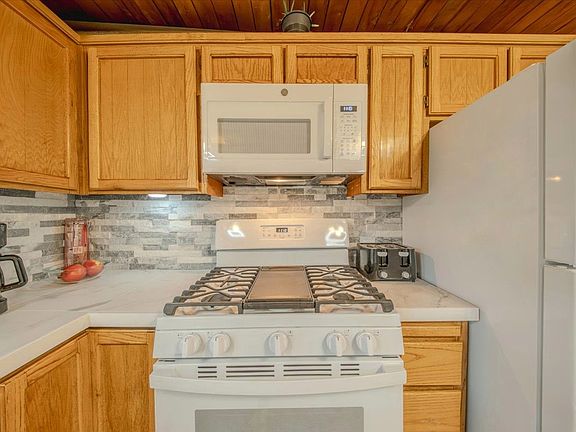 11th image of this home