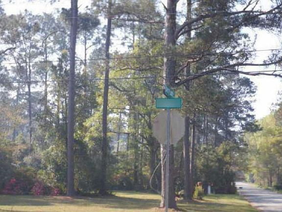 3rd image of 121 Redbud Rd