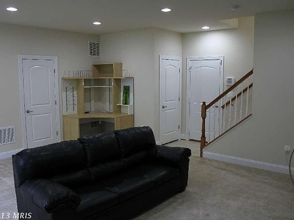 4th image of 16097 Pitner St